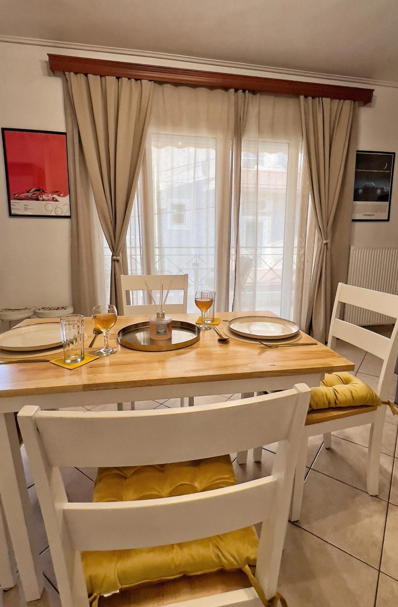 H&H Cozy Retreat Lägenhet Pireus Exteriör bild